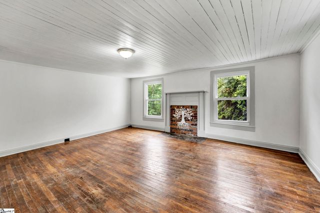 108 N Poinsett Highway, Travelers Rest, SC 29690