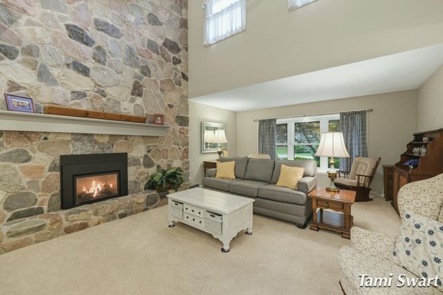 17484 Beech Hill Drive, Grand Haven, MI 49417