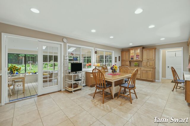 17484 Beech Hill Drive, Grand Haven, MI 49417