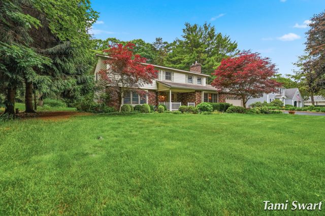 17484 Beech Hill Drive, Grand Haven, MI 49417