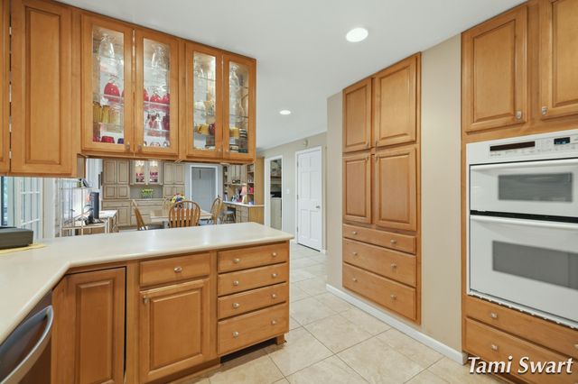 17484 Beech Hill Drive, Grand Haven, MI 49417