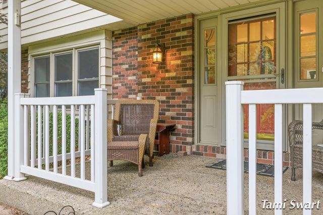 17484 Beech Hill Drive, Grand Haven, MI 49417