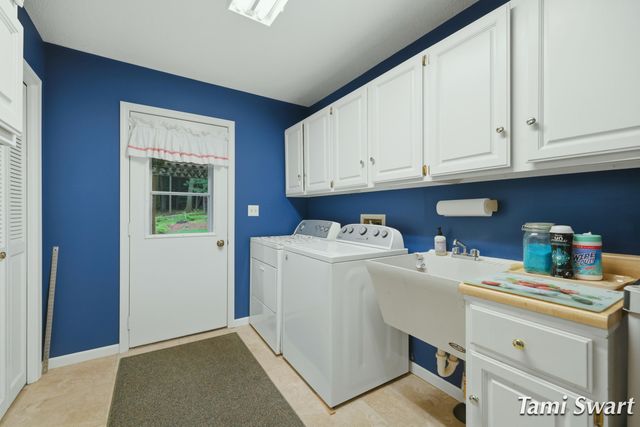 17484 Beech Hill Drive, Grand Haven, MI 49417