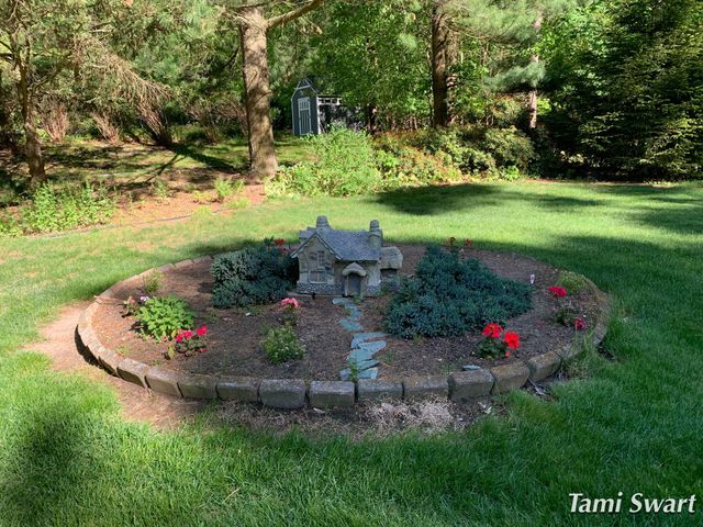 17484 Beech Hill Drive, Grand Haven, MI 49417