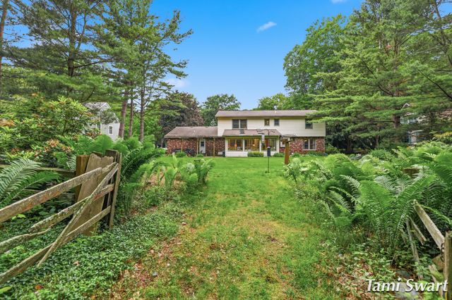 17484 Beech Hill Drive, Grand Haven, MI 49417