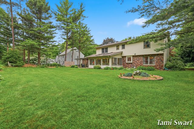 17484 Beech Hill Drive, Grand Haven, MI 49417