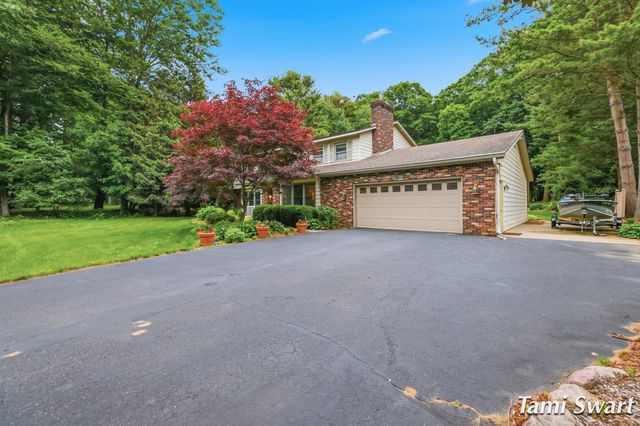 17484 Beech Hill Drive, Grand Haven, MI 49417