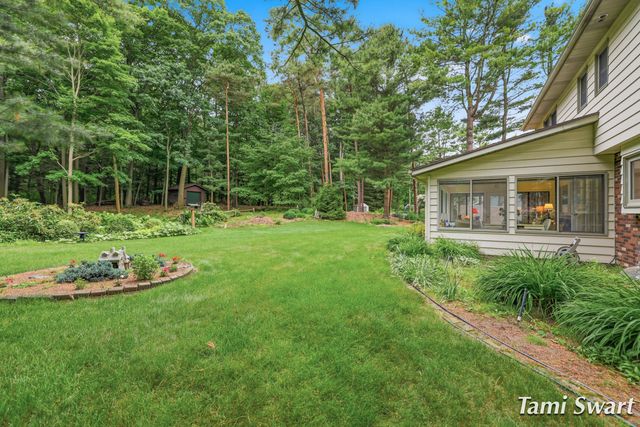 17484 Beech Hill Drive, Grand Haven, MI 49417