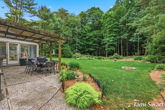 17484 Beech Hill Drive, Grand Haven, MI 49417