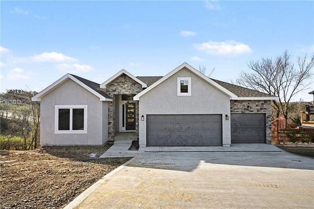 5021 Bradshaw Street, Shawnee, KS 66216