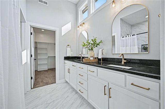 5021 Bradshaw Street, Shawnee, KS 66216