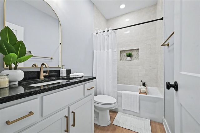 5021 Bradshaw Street, Shawnee, KS 66216