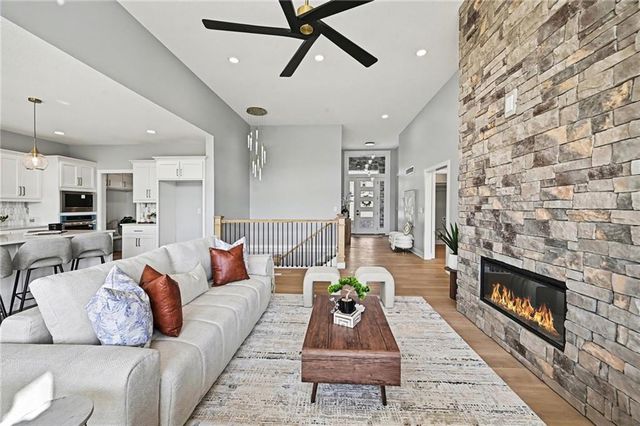 5021 Bradshaw Street, Shawnee, KS 66216