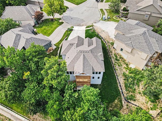 5021 Bradshaw Street, Shawnee, KS 66216