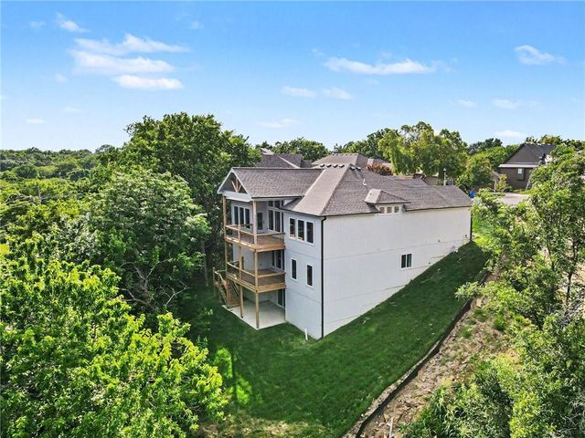 5021 Bradshaw Street, Shawnee, KS 66216