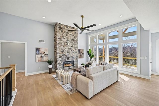 5021 Bradshaw Street, Shawnee, KS 66216