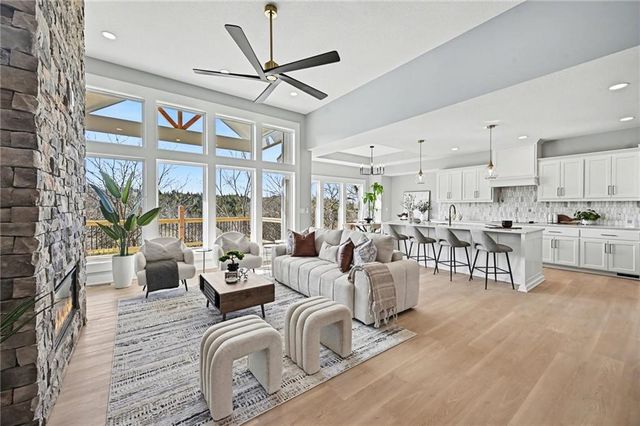 5021 Bradshaw Street, Shawnee, KS 66216