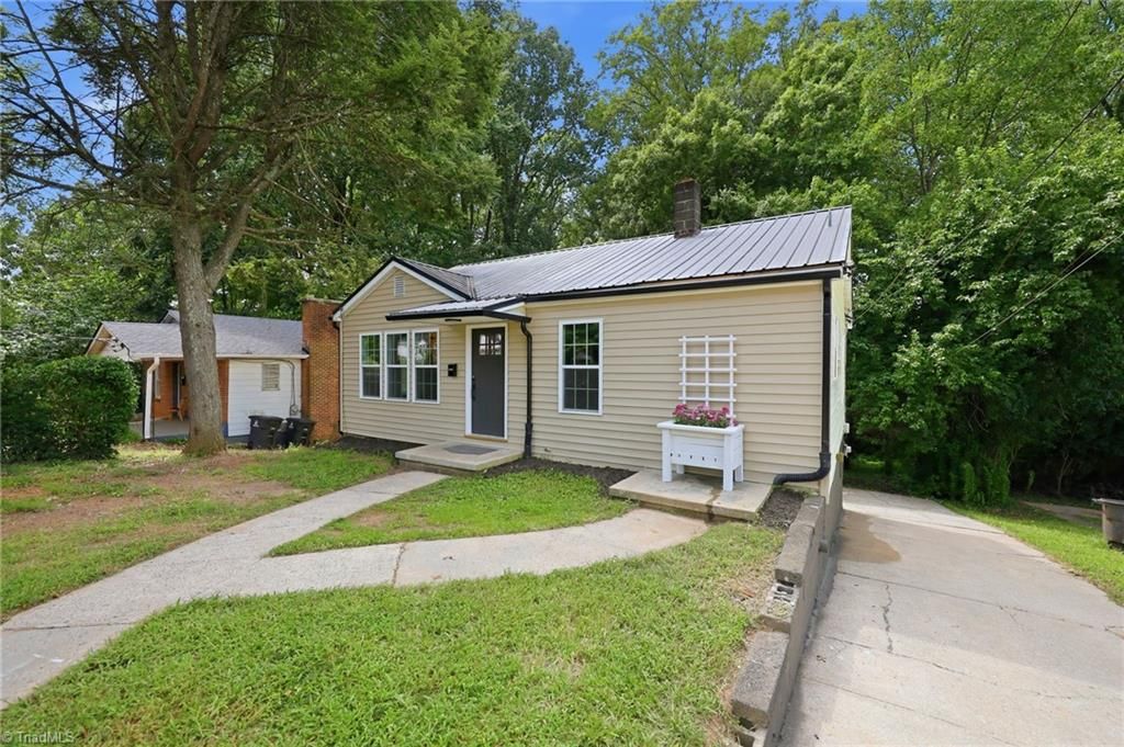 1304 Thurmond Street, Winston-salem, NC 27105