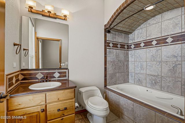 1985 Palm Canyon Drive, Las Cruces, NM 88011