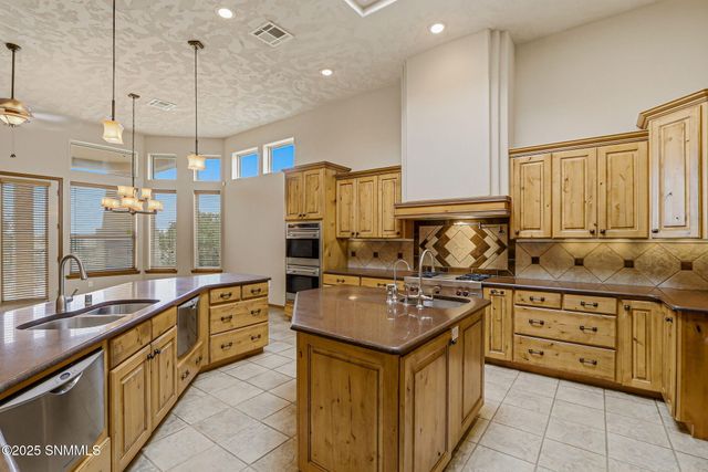 1985 Palm Canyon Drive, Las Cruces, NM 88011