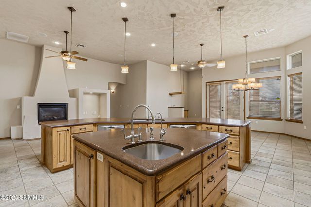 1985 Palm Canyon Drive, Las Cruces, NM 88011