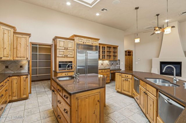 1985 Palm Canyon Drive, Las Cruces, NM 88011