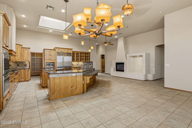 1985 Palm Canyon Drive, Las Cruces, NM 88011