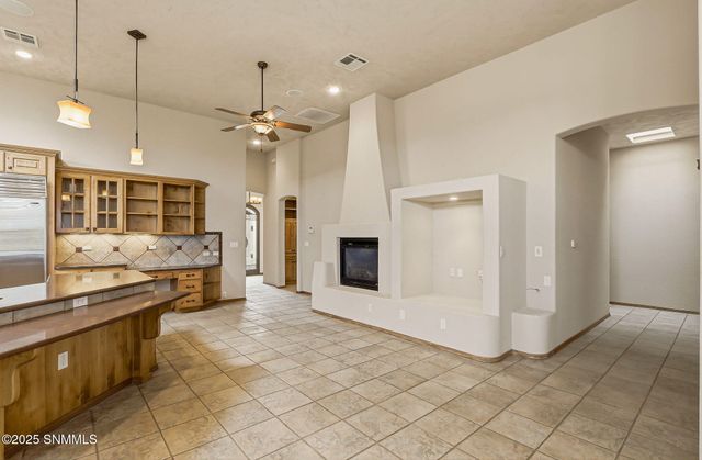 1985 Palm Canyon Drive, Las Cruces, NM 88011