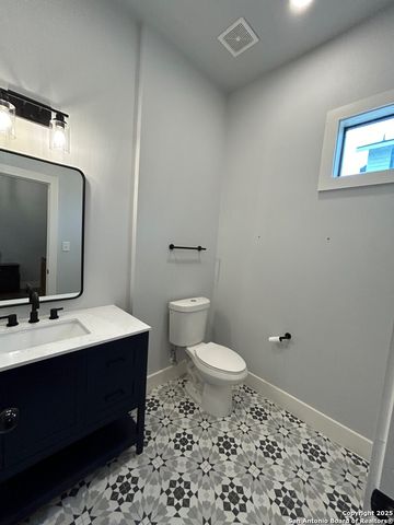 123 Fairview Ave Apt 3, San Antonio, TX 78223