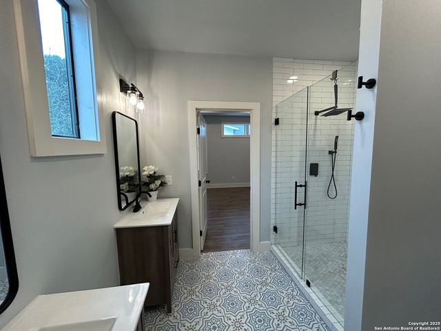 123 Fairview Ave Apt 3, San Antonio, TX 78223