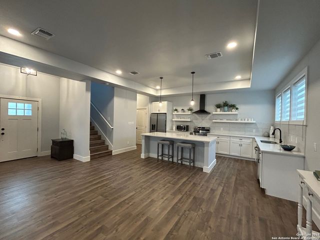 123 Fairview Ave Apt 3, San Antonio, TX 78223