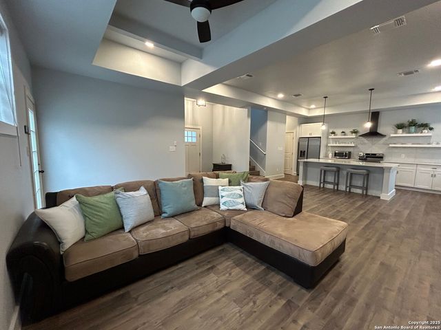 123 Fairview Ave Apt 3, San Antonio, TX 78223