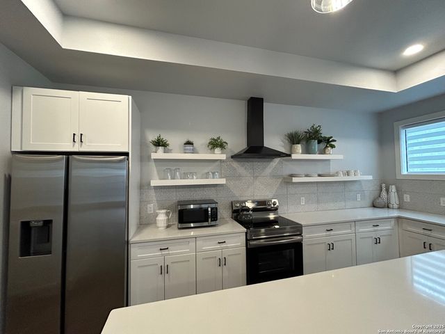 123 Fairview Ave Apt 3, San Antonio, TX 78223