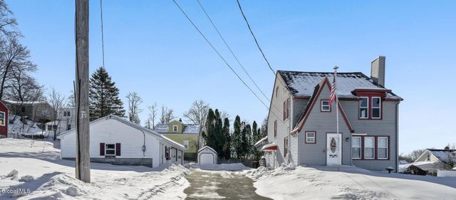 302 Washington Ave E., East Greenbush, NY 12144