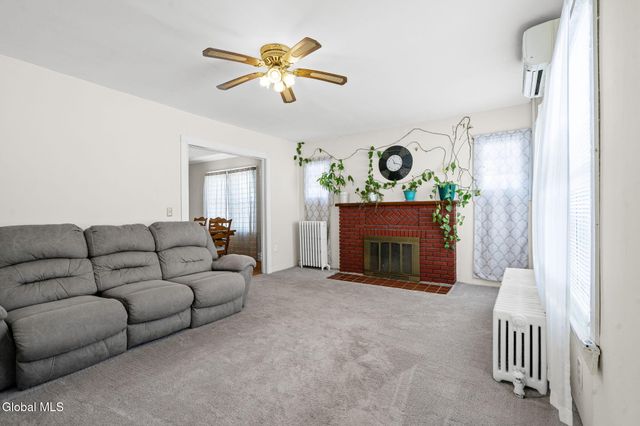 302 Washington Ave E., East Greenbush, NY 12144