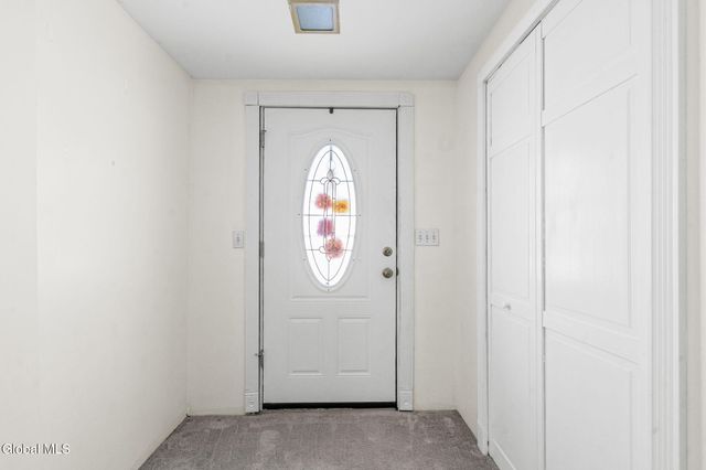 302 Washington Ave E., East Greenbush, NY 12144