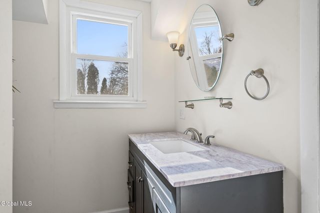 302 Washington Ave E., East Greenbush, NY 12144