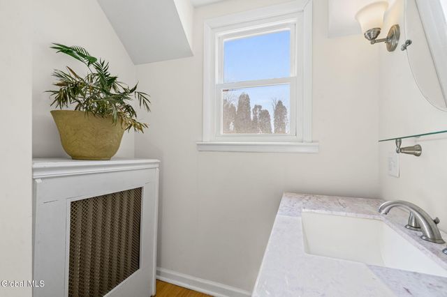 302 Washington Ave E., East Greenbush, NY 12144