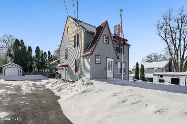 302 Washington Ave E., East Greenbush, NY 12144