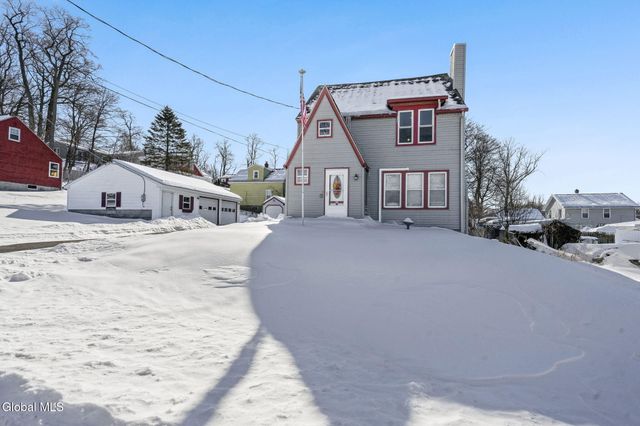 302 Washington Ave E., East Greenbush, NY 12144