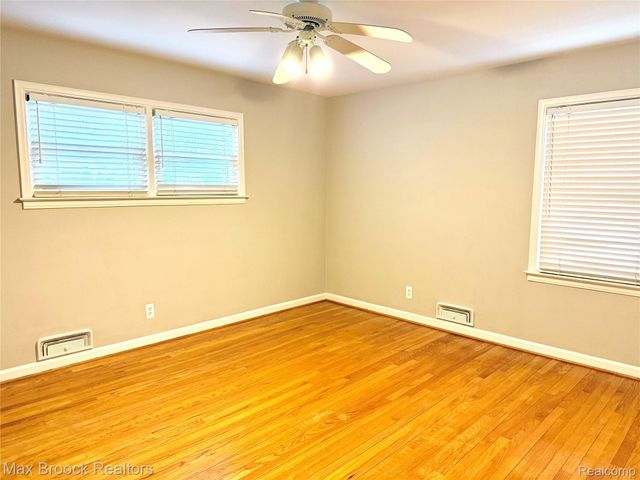 214 Marlborough Drive, Bloomfield Charter Township, MI 48302