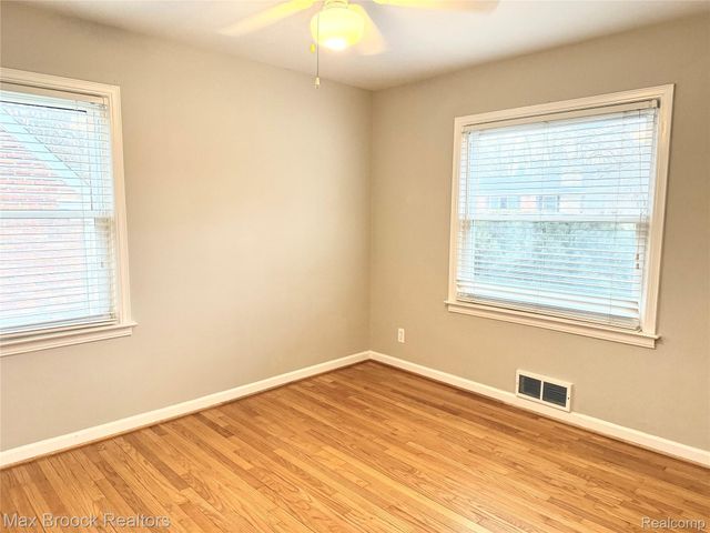 214 Marlborough Drive, Bloomfield Charter Township, MI 48302