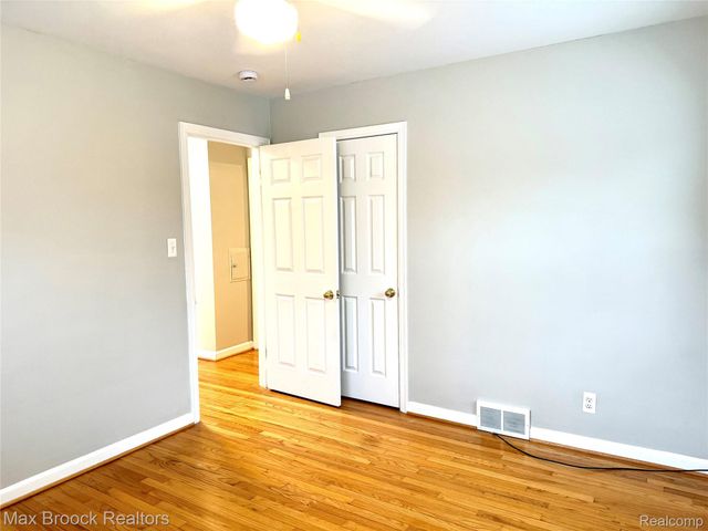 214 Marlborough Drive, Bloomfield Charter Township, MI 48302