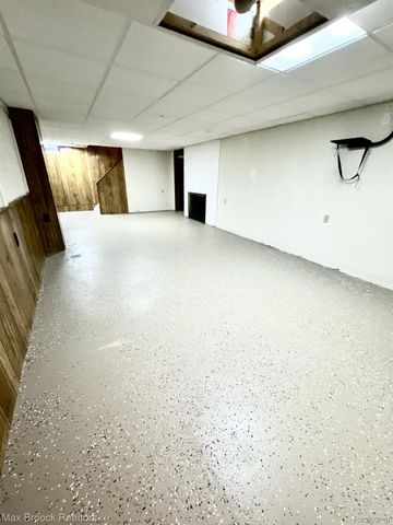 214 Marlborough Drive, Bloomfield Charter Township, MI 48302