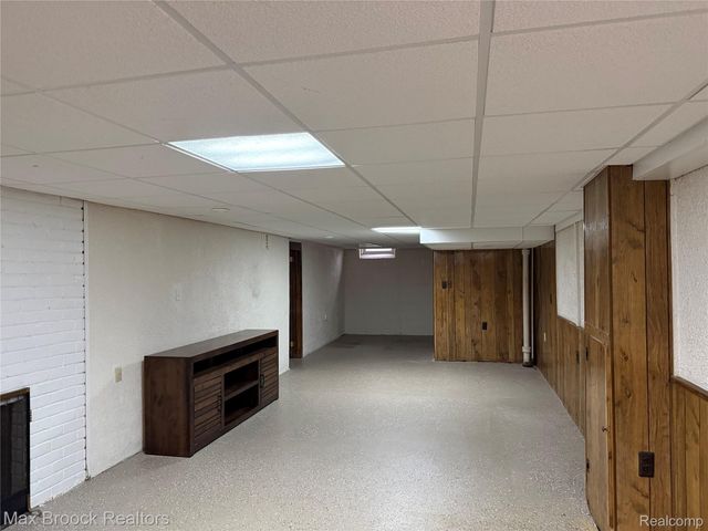 214 Marlborough Drive, Bloomfield Charter Township, MI 48302