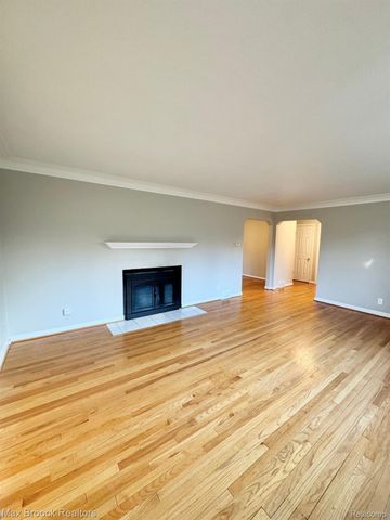 214 Marlborough Drive, Bloomfield Charter Township, MI 48302