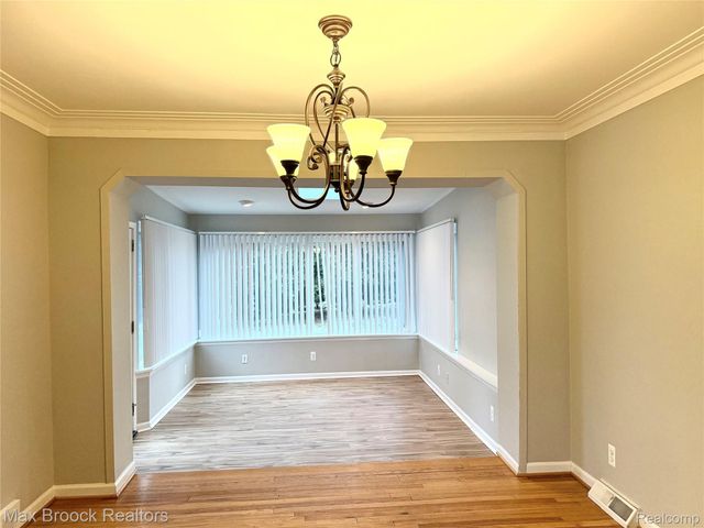 214 Marlborough Drive, Bloomfield Charter Township, MI 48302