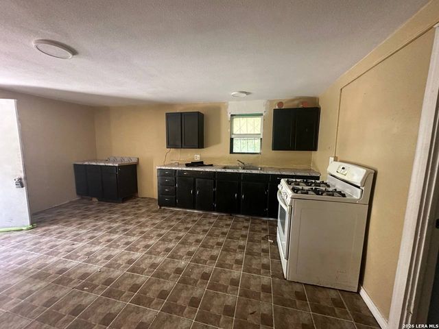 1408 W GERALD AVE, San Antonio, TX 78211