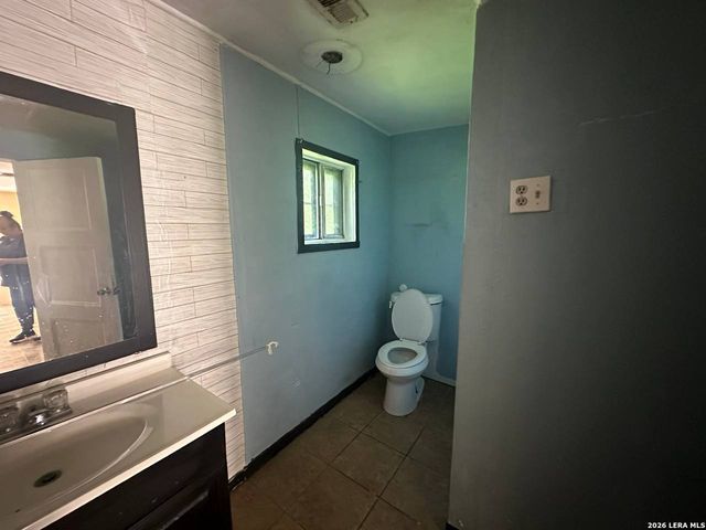 1408 W GERALD AVE, San Antonio, TX 78211