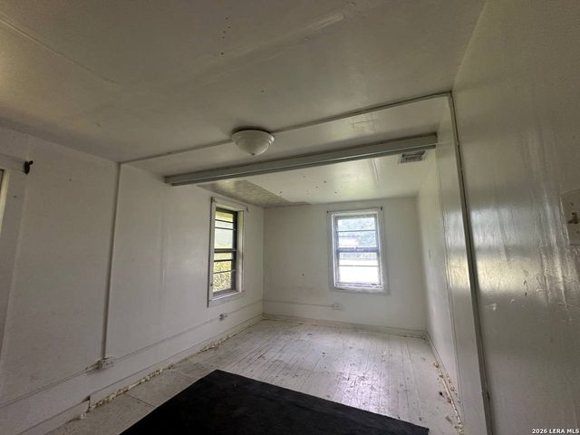 1408 W GERALD AVE, San Antonio, TX 78211